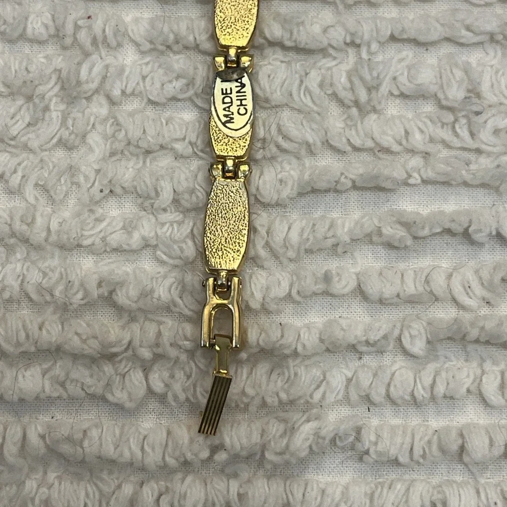 Vintage Ronica Quartz Women's Wristwatch Gold Tone Pearl Accents Needs‎ Battery